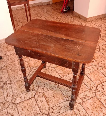 Table Cabaret En Noyer Massif D’Époque Louis XIII — Bon état