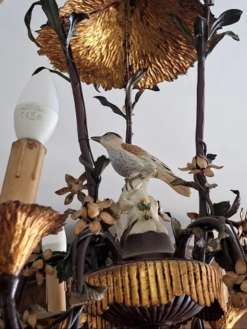 Naturalist Chandelier with Birds, Flowers and Foliage, Painted Sheet Metal and Saxony Porcelain, Art Nouveau — Good condition