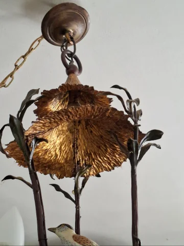 Naturalist Chandelier with Birds, Flowers and Foliage, Painted Sheet Metal and Saxony Porcelain, Art Nouveau — Good condition