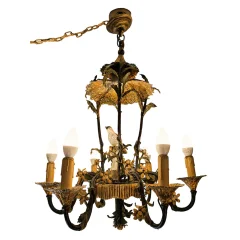 Lustre naturaliste aux oiseaux, fleurs et feuillages, tôle peinte et porcelaine de Saxe, Art nouveau

Naturalist Chandelier with Birds, Flowers and Foliage, Painted Sheet Metal and Meissen Porcelain, Art Nouveau

自然主义风格枝形吊灯，饰以飞鸟、花卉与叶片，彩绘铁板与萨克森瓷器，新艺术运动风格