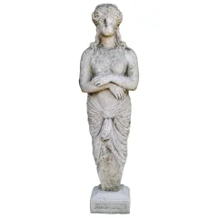 Große Gartenstatue aus Kunststein – Weibliche Figur im antiken Stil (Mitte 20. Jahrhundert)