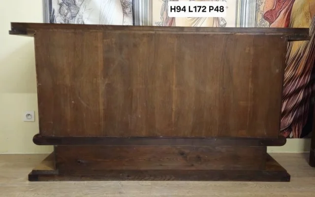 Art Deco walnut enfilade with sober, elegant architectural design, resting on a solid stepped base — Good condition