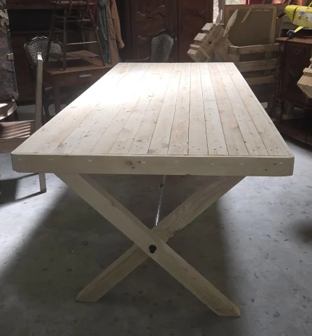 Very large industrial design table / solid aérogommé wood / L 242 cm — Good condition