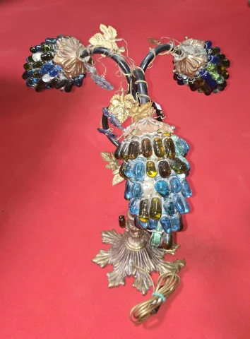 Decorative table lamp in the shape of coloured glass grape clusters – Vintage art work, 1970s — Good condition