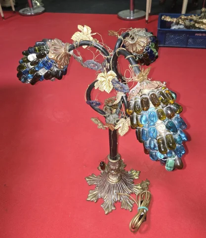 Decorative table lamp in the shape of coloured glass grape clusters – Vintage art work, 1970s — Good condition