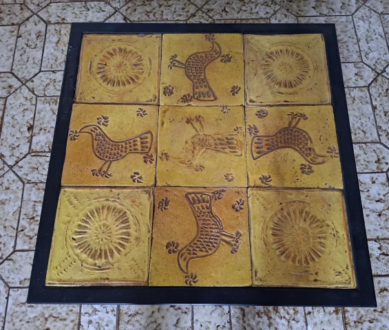 Low Table in Enamelled Ceramic and Black Metal, Stylised Bird Decoration, Circa 1960s–1970s — Good condition