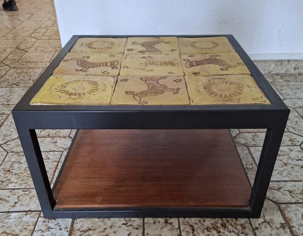 Low Table in Enamelled Ceramic and Black Metal, Stylised Bird Decoration, Circa 1960s–1970s — Good condition