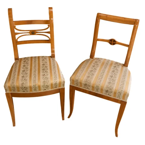Paar Biedermeier-Stühle aus hellem Holz — Guter Zustand