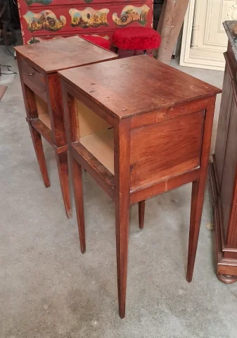 Pair of Louis XVI period bedside tables in walnut — Good condition
