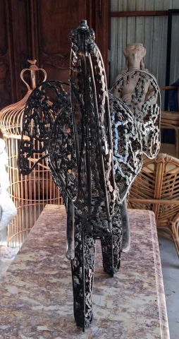 Elefante in catene di bicicletta saldate – Scultura contemporanea in metallo riciclato — Buono stato