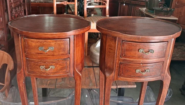 Pair of Louis XV-style drum bedside tables — Good condition