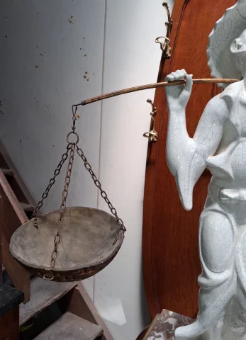 Grande statua Art Nouveau in ceramica craquelé e legno dorato — Buono stato