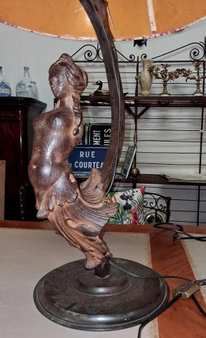 Large Art Nouveau Lamp with Female Figure in Patinated Cast Iron — Good condition