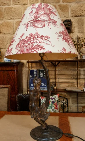Large Art Nouveau Lamp with Female Figure in Patinated Cast Iron — Good condition
