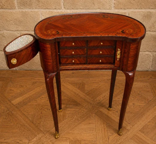 Commode de Dame in Marquetry, Louis XV style — Good condition