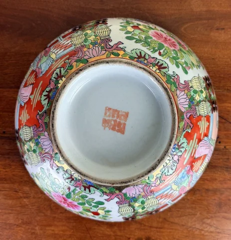 Chine fin XIXeme : Grand bol en porcelaine de Canton — Très bon état