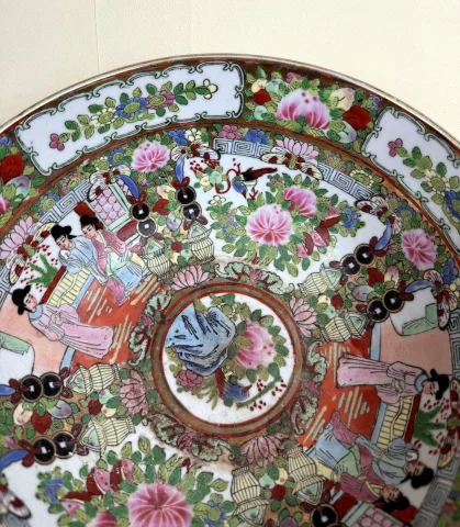 Chine fin XIXeme : Grand bol en porcelaine de Canton — Très bon état