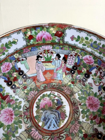 Chine fin XIXeme : Grand bol en porcelaine de Canton — Très bon état