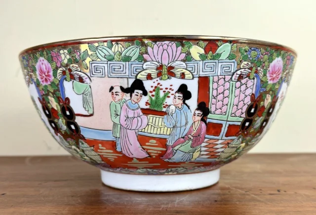 Chine fin XIXeme : Grand bol en porcelaine de Canton — Très bon état