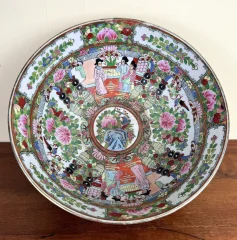 Chine fin XIXeme : Grand bol en porcelaine de Canton