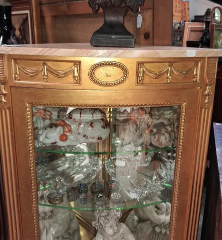 Louis XVI Lacquered and Gilt Corner Display Cabinet, 20th Century — Good condition