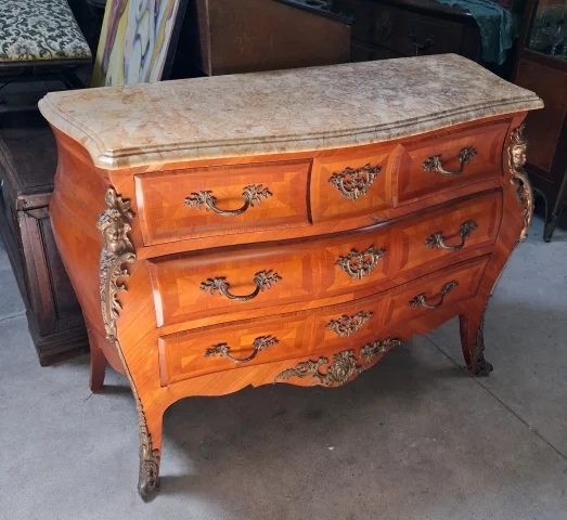 Bombe-front Louis XV style commode in marquetry, marble top — Good condition