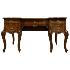 Grand bureau plat en noyer – Stile Luigi XV