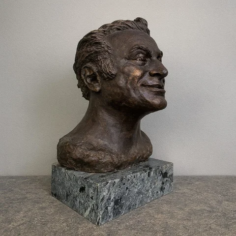 Bedeutende signierte und datierte Bronze auf Sockel, 1981 — Guter Zustand