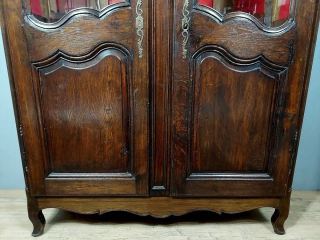 Bücherregal im Louis-XV-Stil aus Nussbaum, Eiche und Buche, circa 1880 — Guter Zustand