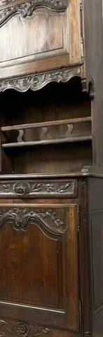 Buffet zweiteilig im Louis-XV-Stil aus Nussbaum — Guter Zustand