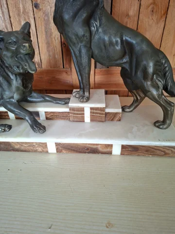 Sculpture Art Deco with two German Shepherds – L. Carvin – circa 1930 — Good condition