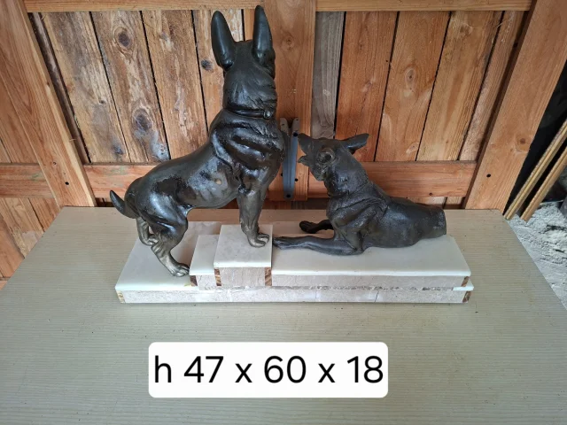 Sculpture Art Deco with two German Shepherds – L. Carvin – circa 1930 — Good condition