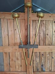 Aplique de pared de tres luces en latón – Años 1950-1960