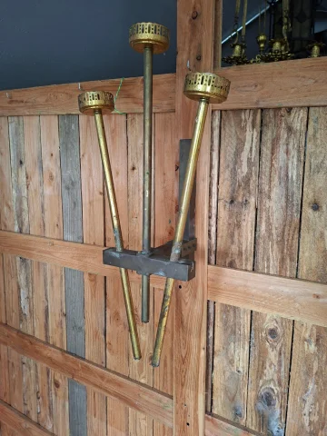Dreiflammige Wandleuchte aus Messing – 1950er–1960er Jahre — Guter Zustand