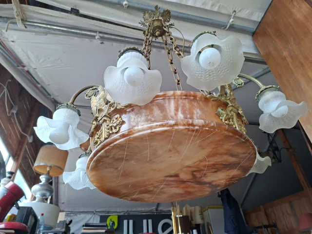 Kronleuchter im Empire-Stil mit Adlern, vergoldete Bronze und Alabaster – 6 Flammen — Guter Zustand