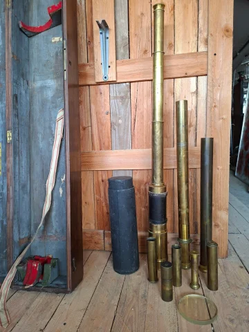 Catalejo antiguo en latón con estuche de madera – siglo XIX — Buen estado
