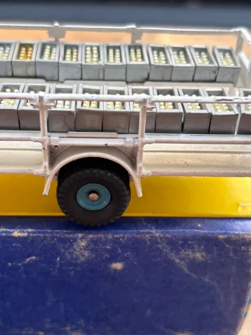Dinky Toys Молочный грузовик — Хорошее состояние