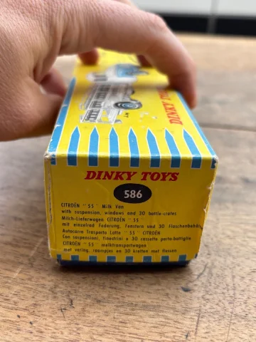 Dinky Toys Молочный грузовик — Хорошее состояние