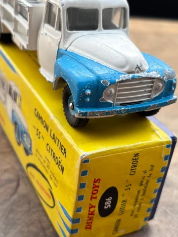 Dinky Toys Молочный грузовик — Хорошее состояние