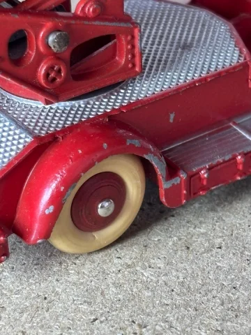 Dinky Toys Feuerwehr-Leiterwagen — Guter Zustand