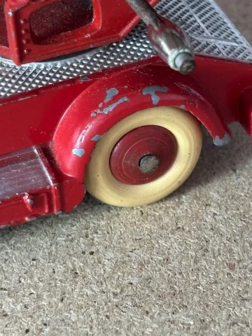 Dinky Toys Feuerwehr-Leiterwagen — Guter Zustand