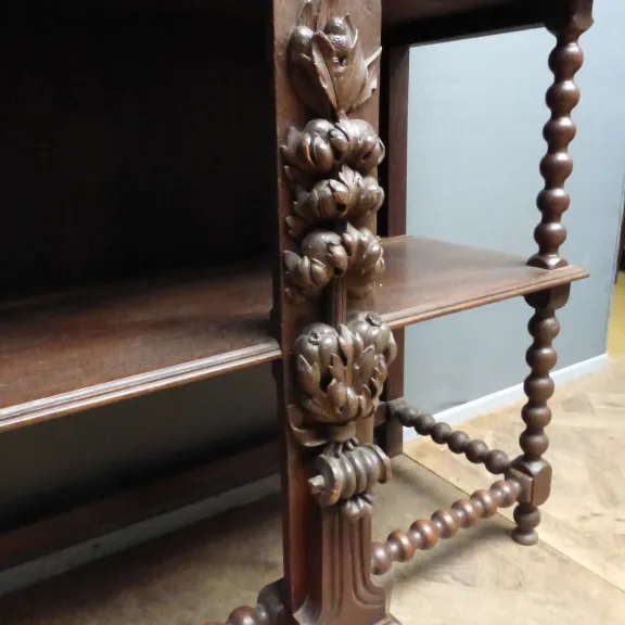 Antique  desert in oak of style Louis XIII