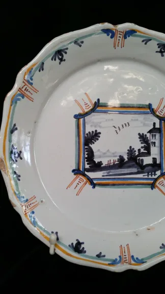 Assiette Nevers 18 eme décor paysage..