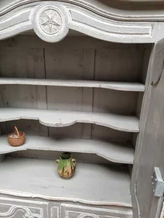 Ancien buffet Normand peint  chapeau de gendarme