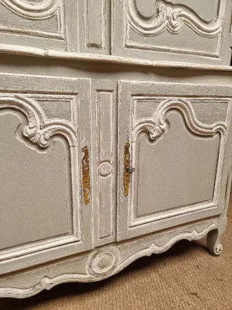 Ancien buffet Normand peint  chapeau de gendarme