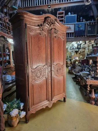 Ancienne armoire Normande de mariage aux oiseaux