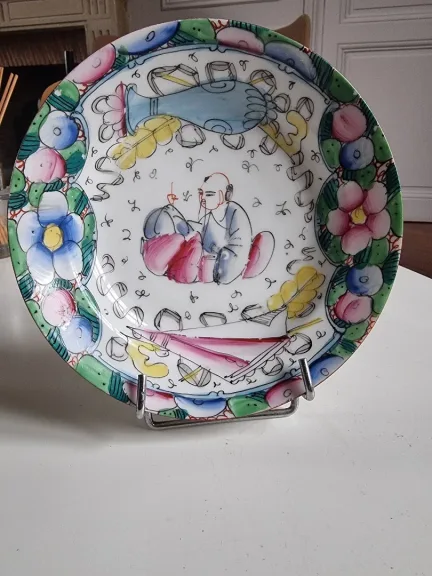 Paire d assiettes creuses en porcelaine fine  de Bayeux ,décor au Chinois  XIXeme