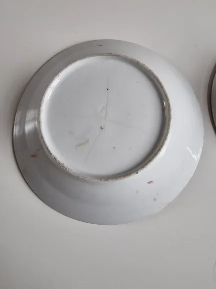 Paire d assiettes creuses en porcelaine fine  de Bayeux ,décor au Chinois  XIXeme
