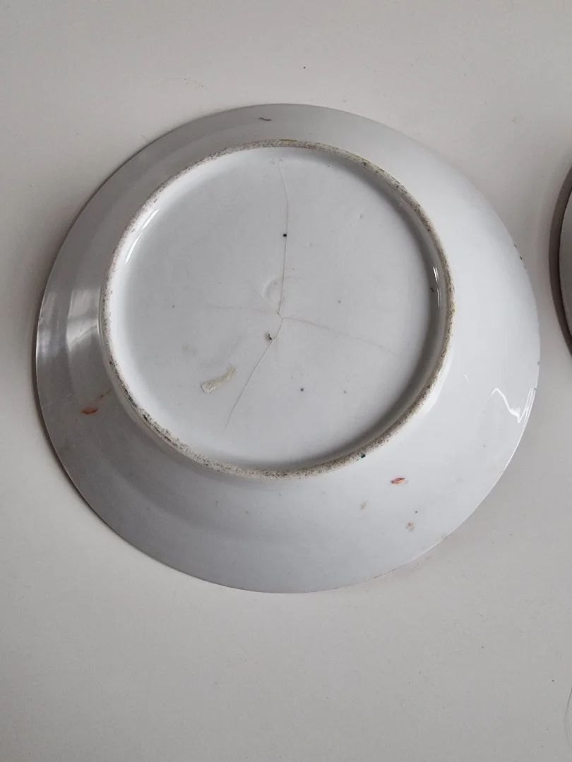 Paire d assiettes creuses en porcelaine fine  de Bayeux ,décor au Chinois  XIXeme