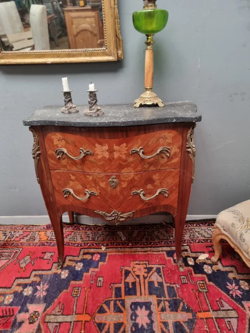Small Louis XV style chest of drawers